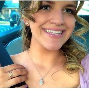 Meet your Posher, Carmella